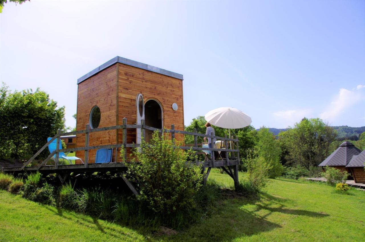 Les Roulottes Et Cabanes Du Livradois Guest House Cunlhat Exterior photo